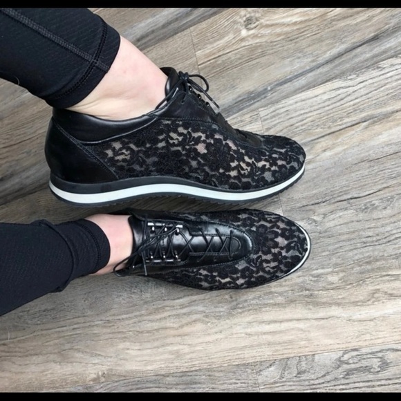 Stuart Weitzman Cabbie Sneakers Black Sz 10 - Picture 3 of 8